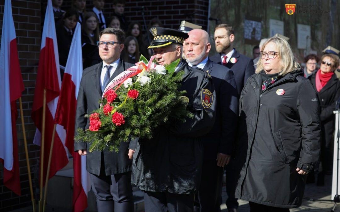 Kontrola warunków bytowych psów na terenie Pruszkowa – interwencja Straży Miejskiej i Inspekcji Weterynaryjnej uratowała zwierzęta
